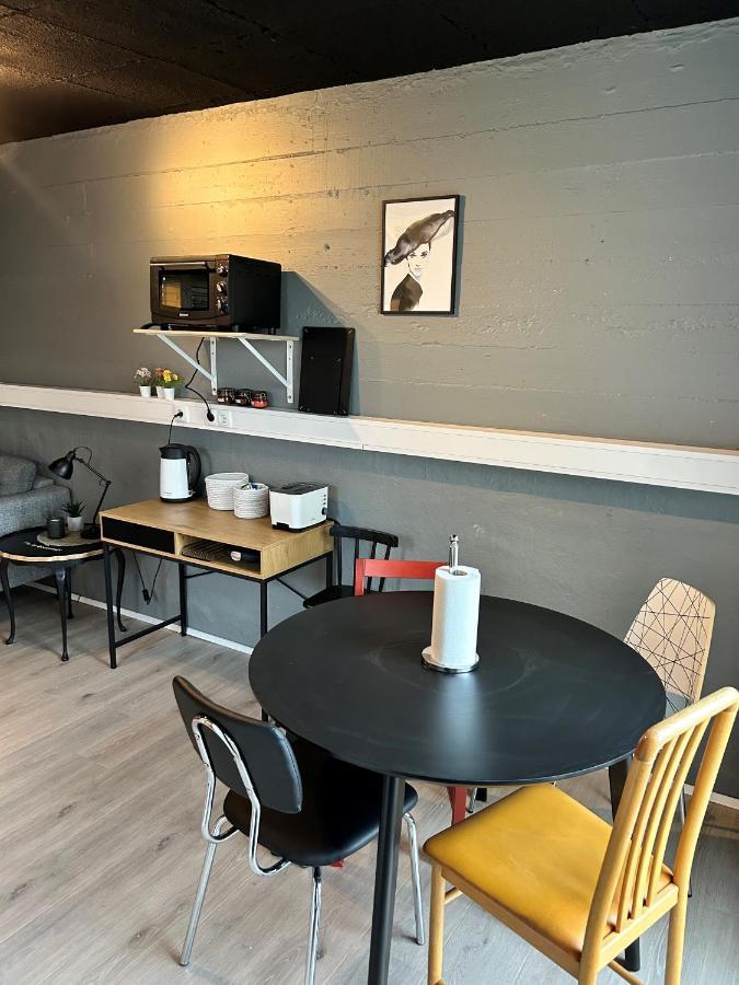 The Little Guesthouse Downtown - Keflavik Airport Exterior foto